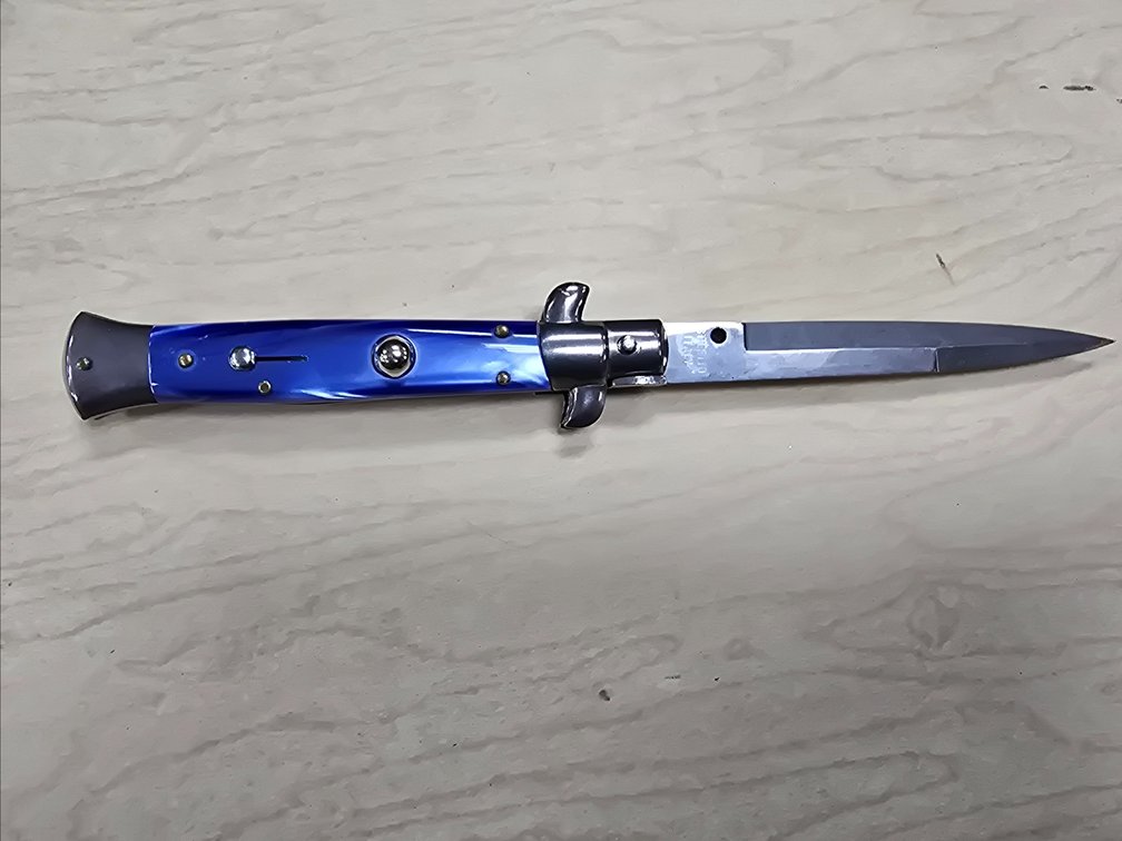 Italian switchblade