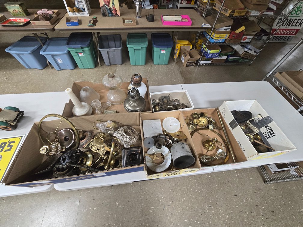 Lots of parts for the lamp builders