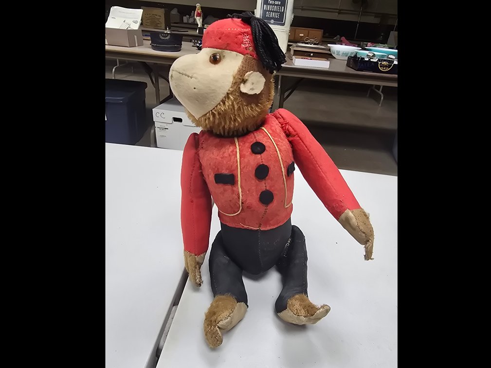 Schuco mohair "yes-no" bell hop monkey