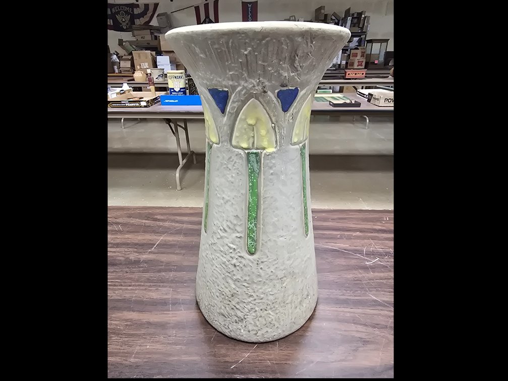 Roseville Mostique 164-15" floor vase