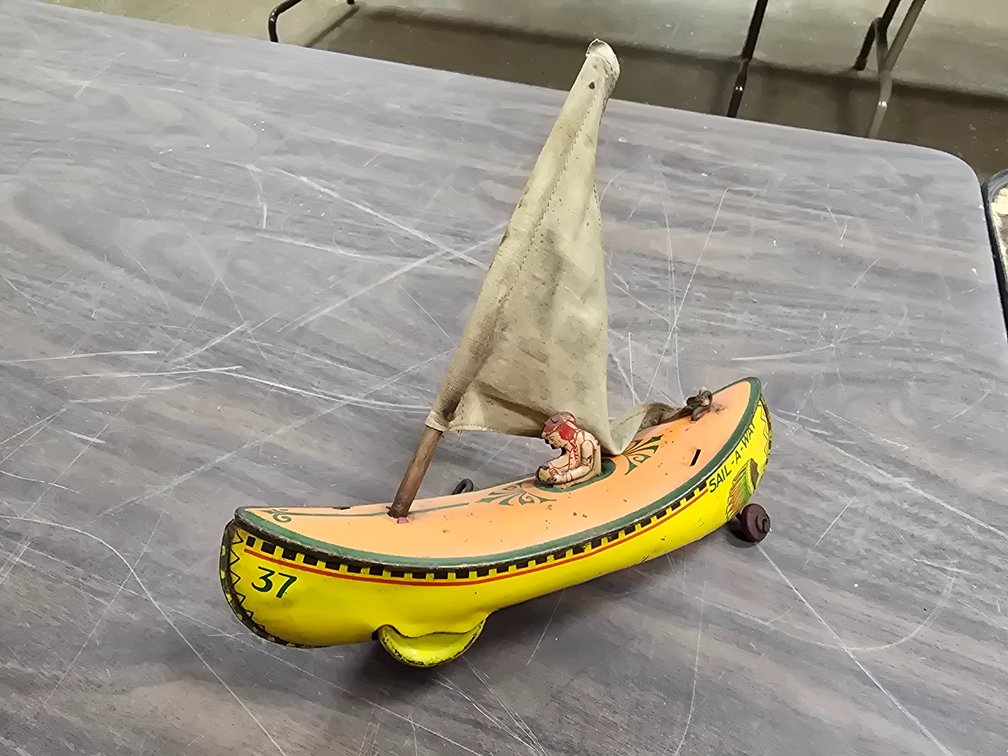 Strauss Sail-A-Way 37 wind up sailing canoe