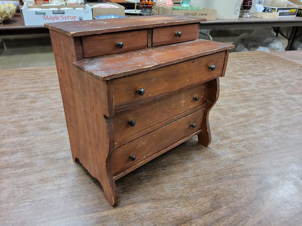 Pine doll dresser