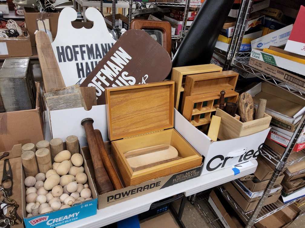 Wood novelties, signs, boxes and more. 