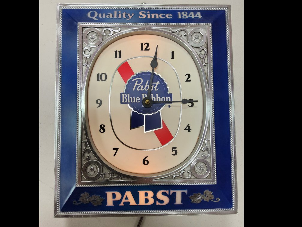 Lighted Pabst clock