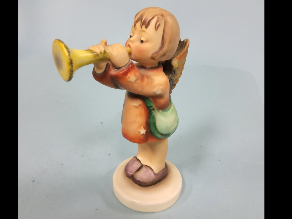 Hummel 32 Tuneful Angel Full Bee 