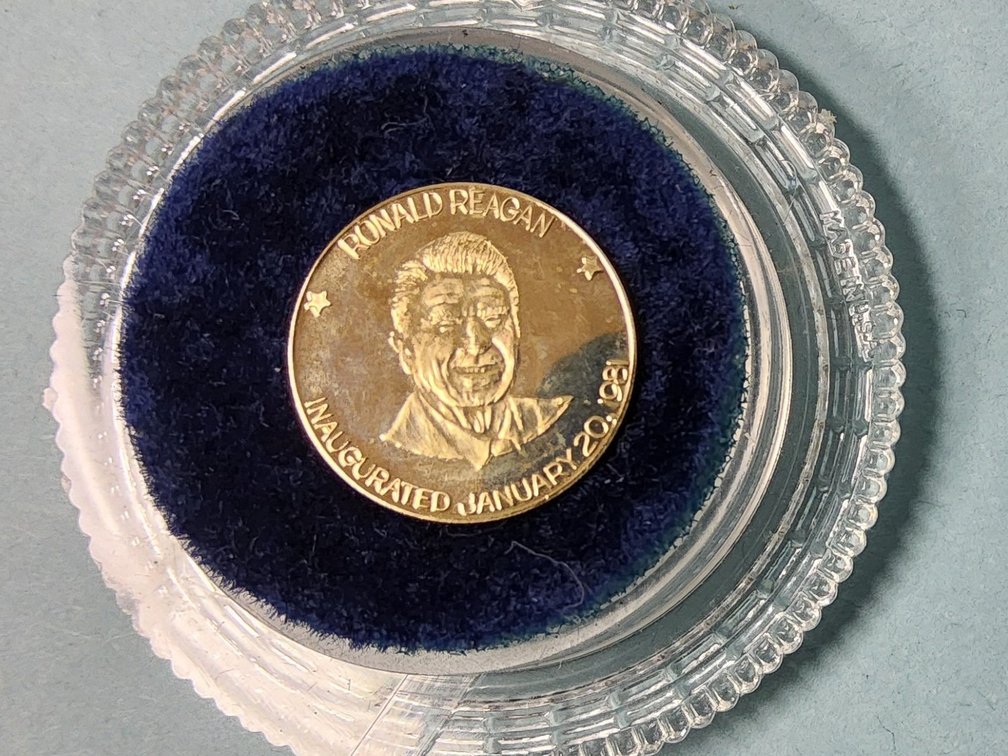 Ronald Reagan Danbury Mint 10K gold medallion