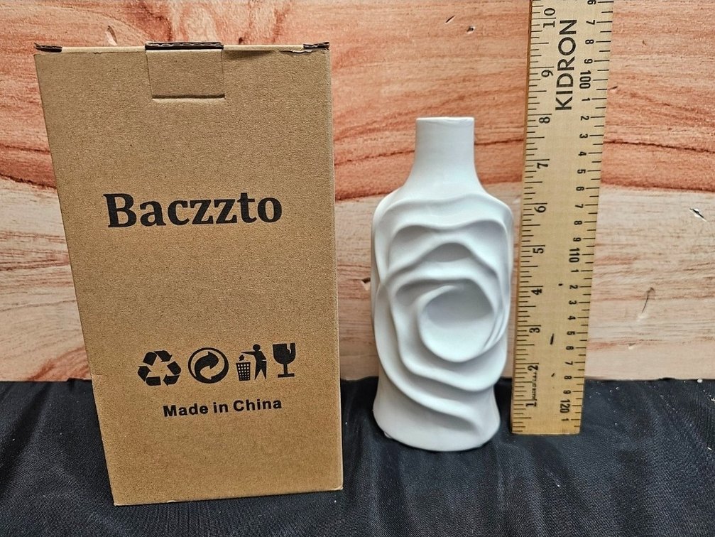 Baczzto Ceramic Vase