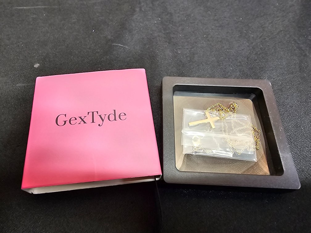 Gextyde Gold Cross Necklace