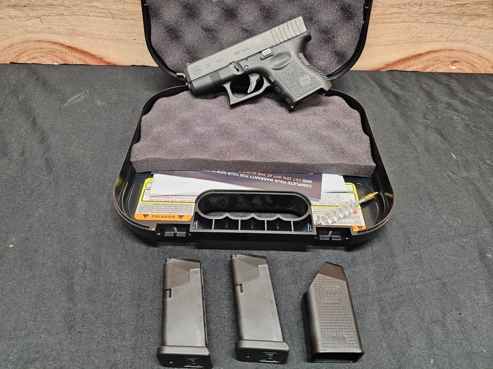 Glock. 380 Auto Pistol W/ 2Mags and Speed Loader