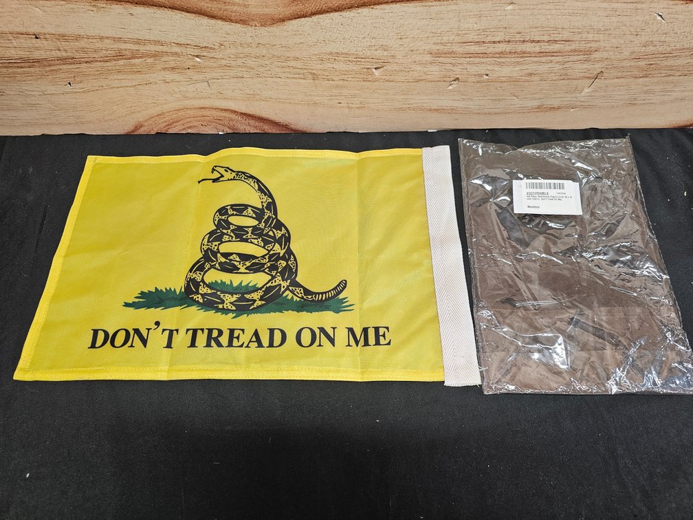 10in x 15in Don't Treand On Me Flag