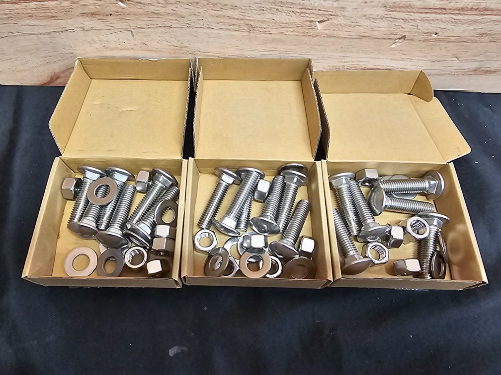 3 (6) 1/2-13 x 2in Carriage Bolt