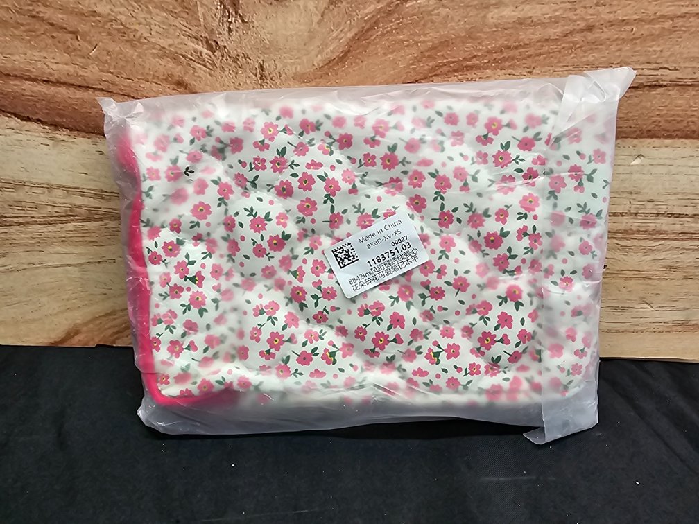 JQWSVE Puffy Laptop Case - 11-15 inch, Quilted Padded Coquette Floral Laptop Sleeve