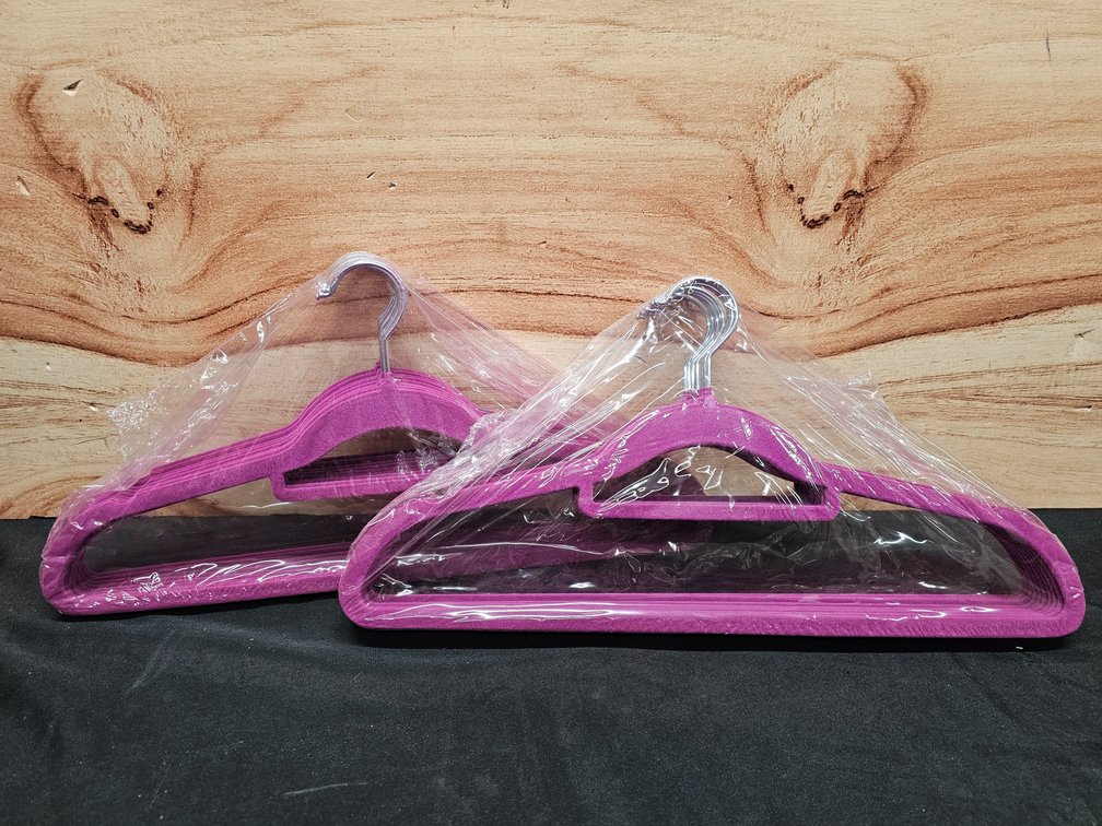 20 Hangers (Purple)