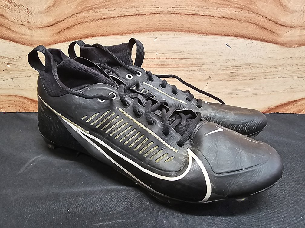 Men's 13 Nike Football Cleats