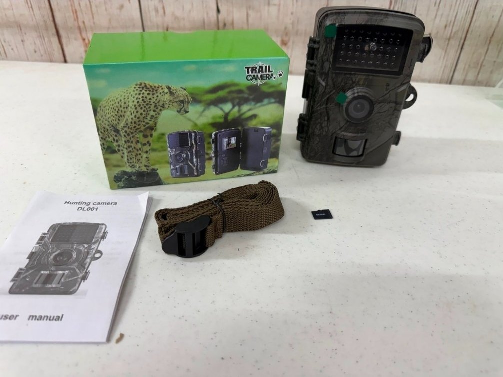 1080p Trail Cam with screen for checking on site. Comes with memory card!