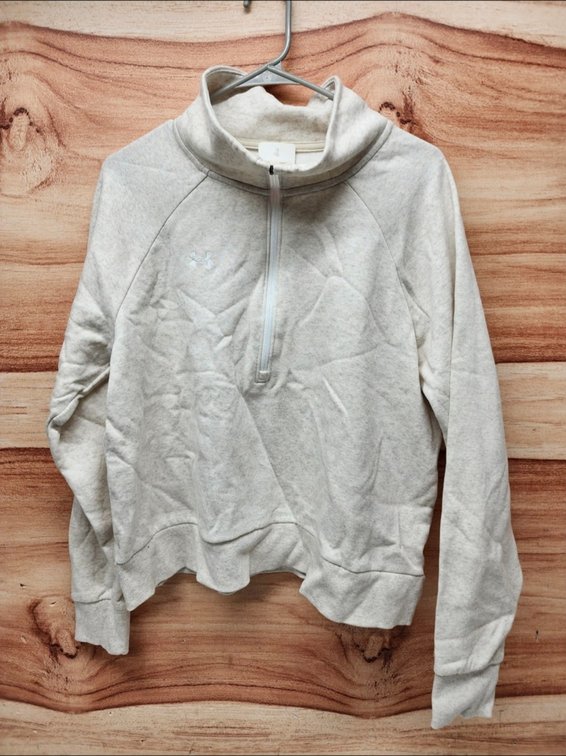 Size L Under Armour Pull Over