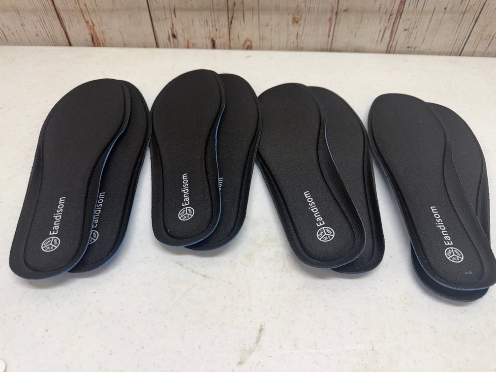 (4) pair memory foam inserts (appear size 9/10ish)