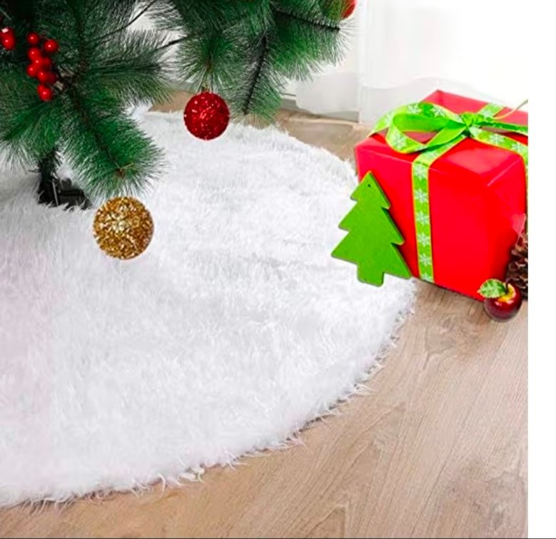 Retails $15.65 36 Inch Faux Fur Christmas Tree Skirt White Plush Skirt, Snow White Xmas Tree Skirt Mat Base Cover for Merry Christmas Decor & New Year Party Holiday Home Decorations
