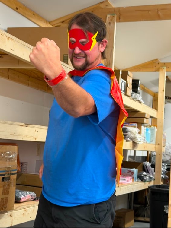 Mizuno Superhero costume (mask, cape, snap bracelet)