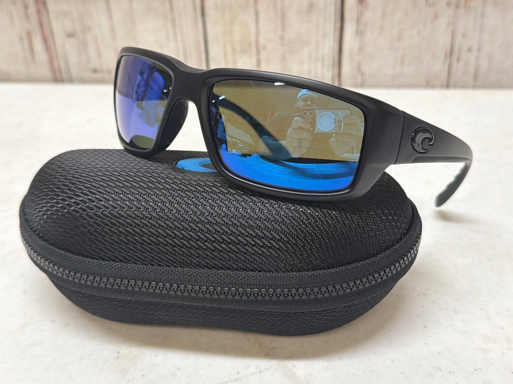 Costa FinTail blue tint sunglasses w/case