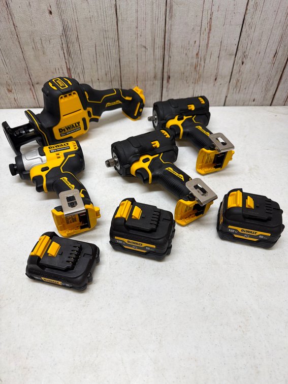 Dewalt 12v set with 3 batteries (no charger)