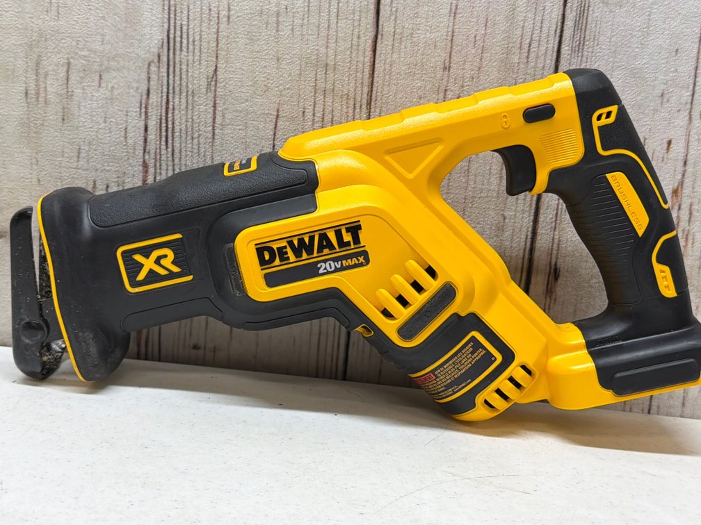DeWalt 20 V variable speed reciprocating saw tool only