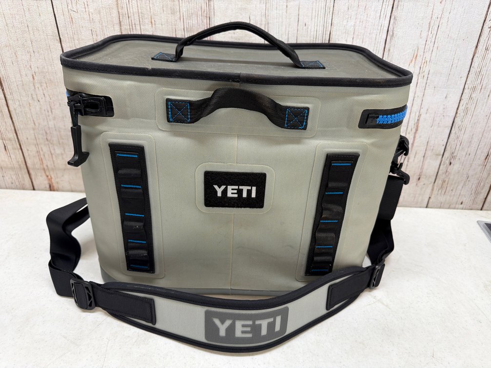 Yeti Hopper Flip 18