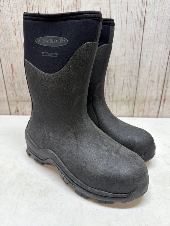 Mens 8.5/ Women’s 9.5 Muck Muckmaster boots