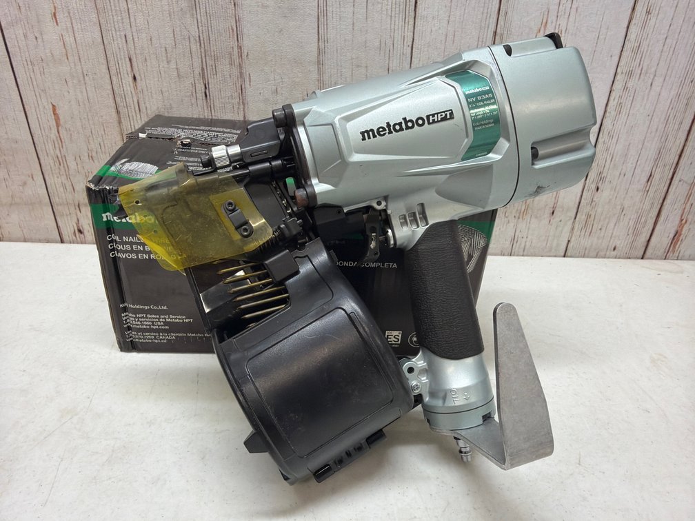 Metabo HPT 3 1/4” coil nailer w/ 11 coils of nails