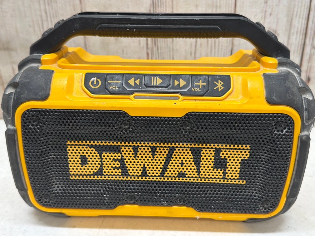 DeWalt blue tooth speaker 12v/20v