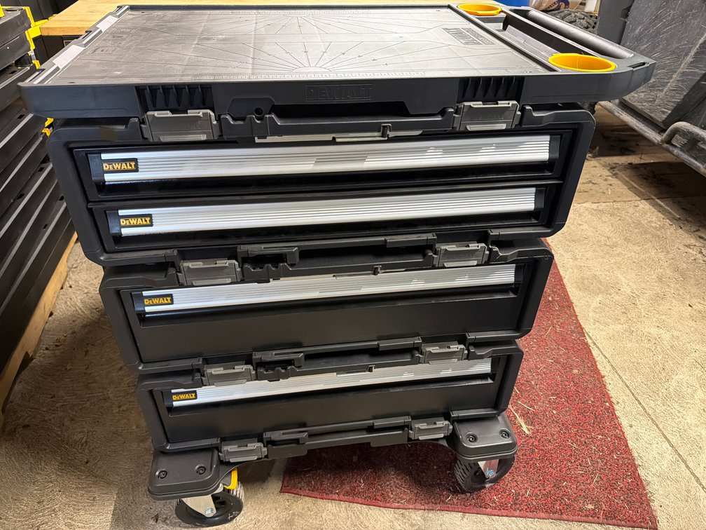 DeWalt Large rolling tough system 2.0