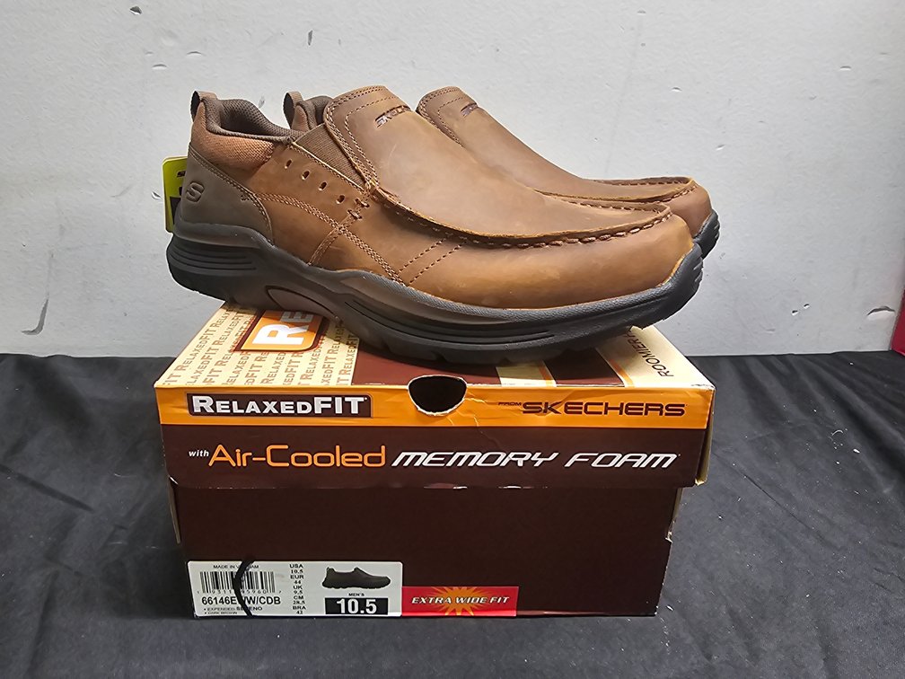 Men's 10.5 Skechers 