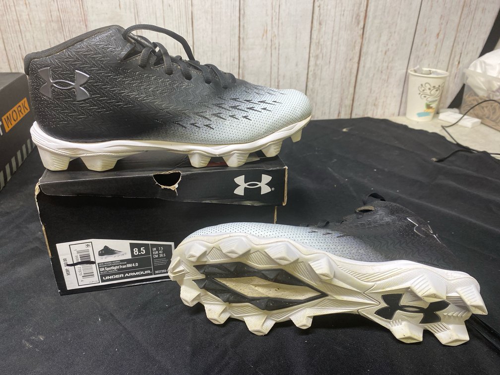 Mens 8.5 UA Spotlight Fran RM 4.0
