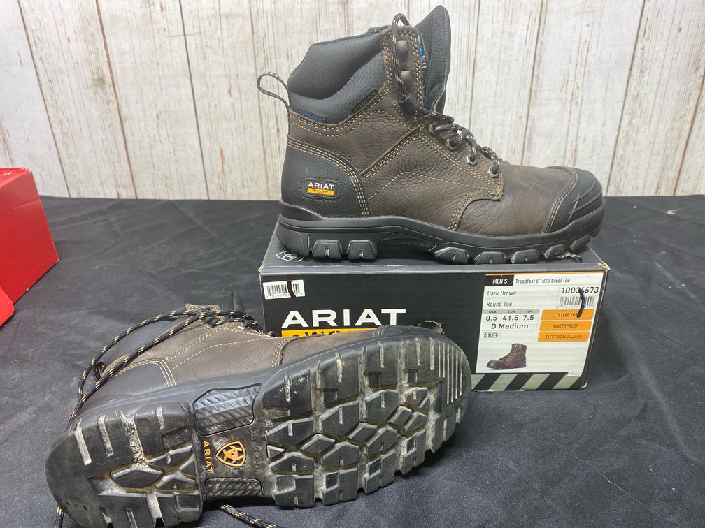 Mens 8.5 Ariat Boots