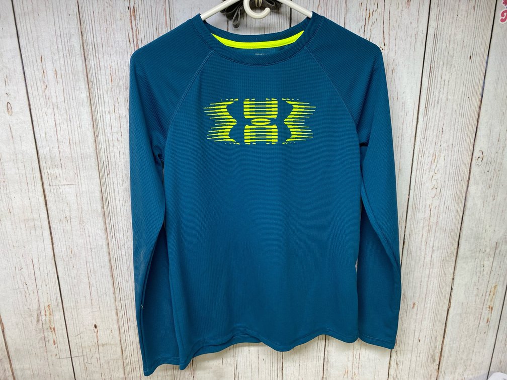 Youth XL Under Armour Long Sleeve
