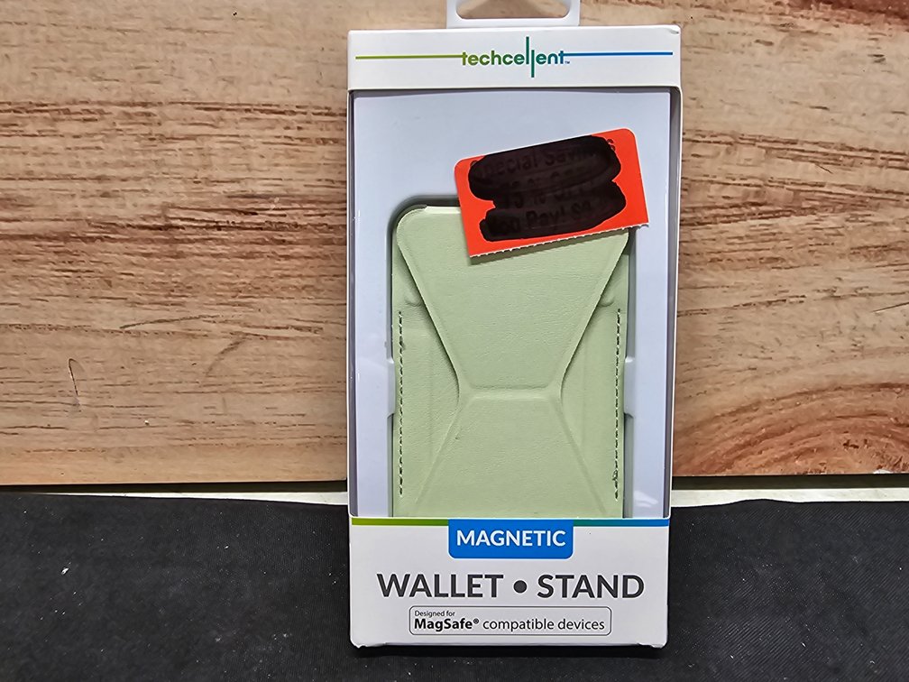 Magnetic Wallet• Stand