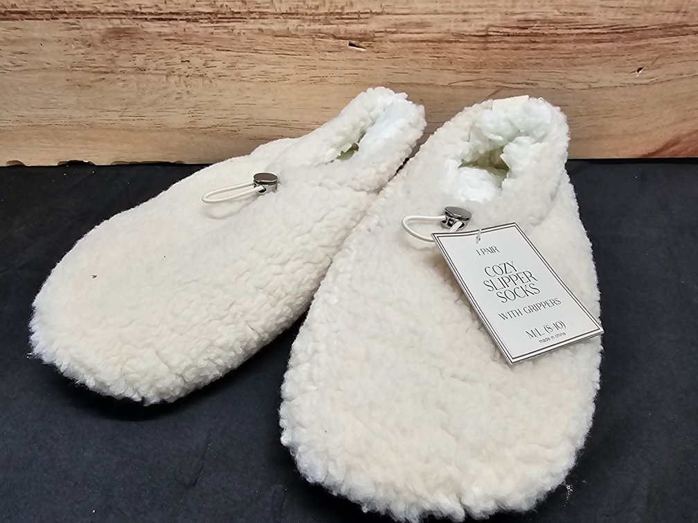 M/L Cozy Slipper Socks W/Grippers 8-10