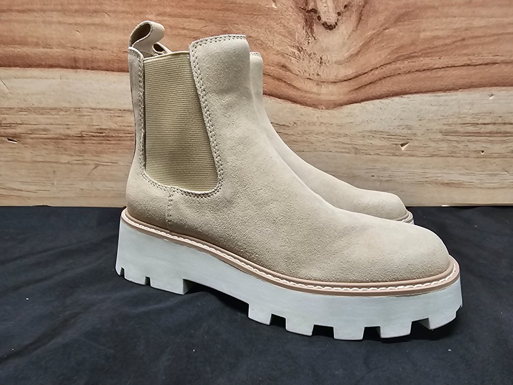 Women's 6.5 Dolce Vita Slip On Boot