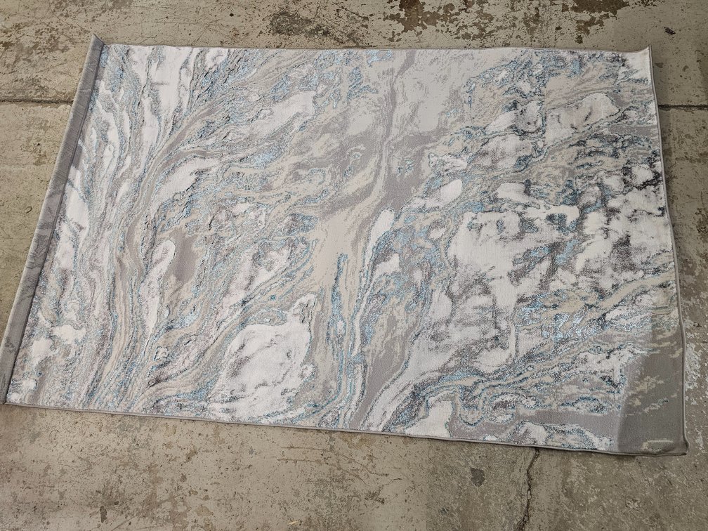 Jonathon  5ft x 8ft Silk Orchid Area Rug