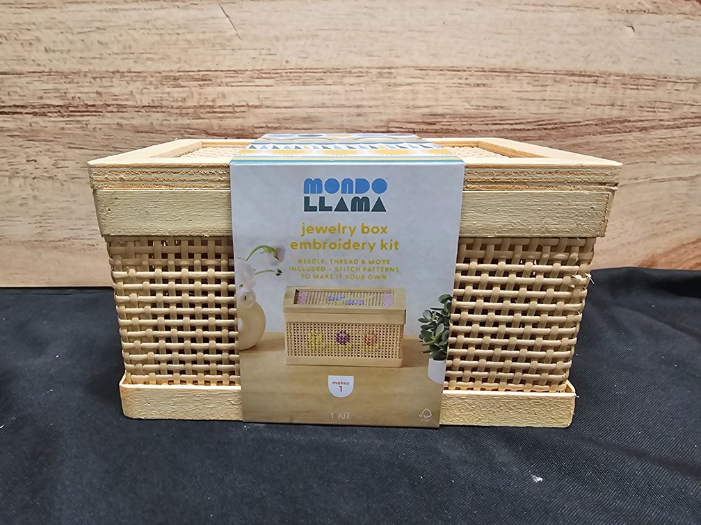 Mondo Llama Jewelry Box Embroidery Kit