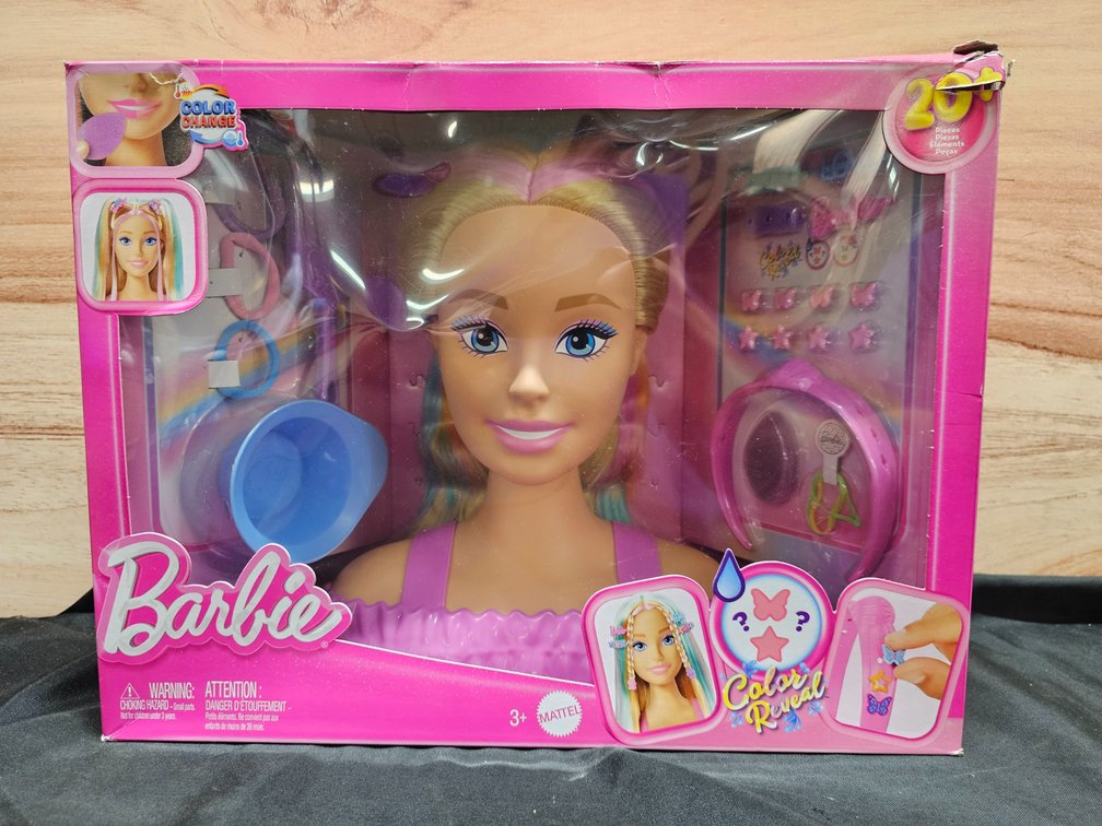 Barbie Color Reveal 