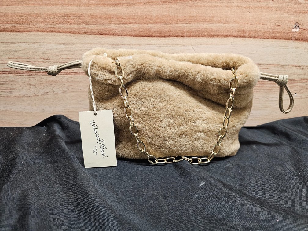 Universal Thread Purse 