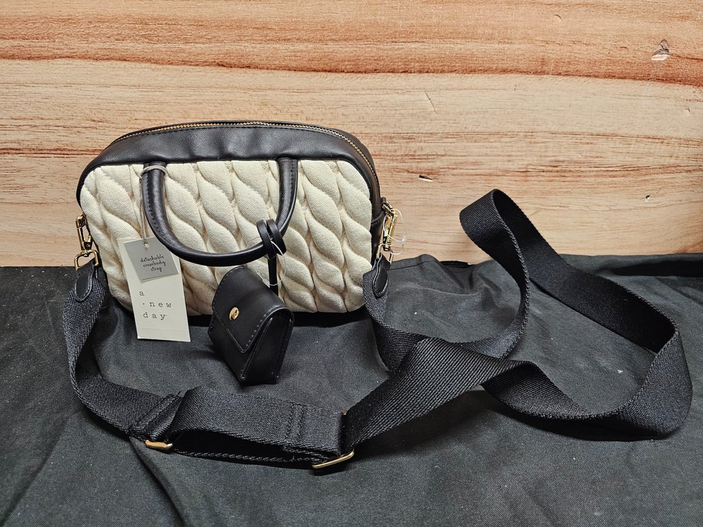 A New Day Black/Beige Purse 