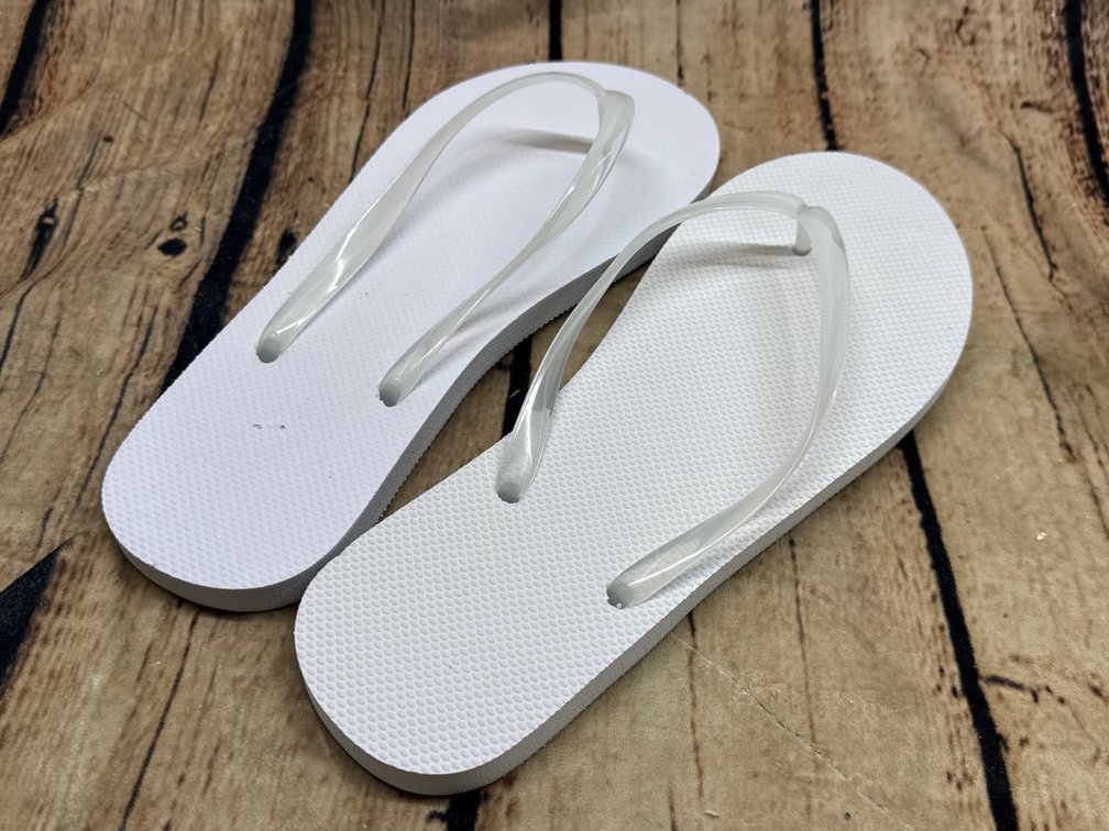 Size 9 Shade & Shore flip flops 