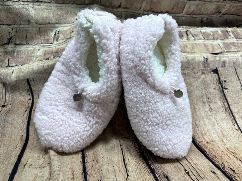 Fuzzy sock skippers with grip bottom