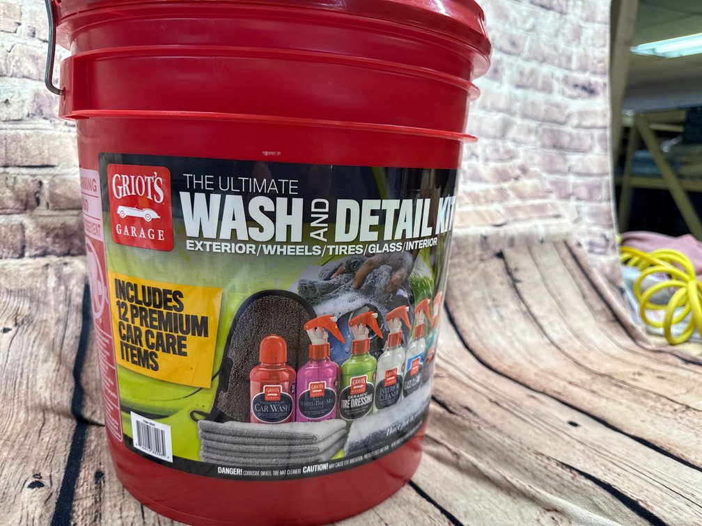 Griot’s garage wash and detail 12 item car care kit 