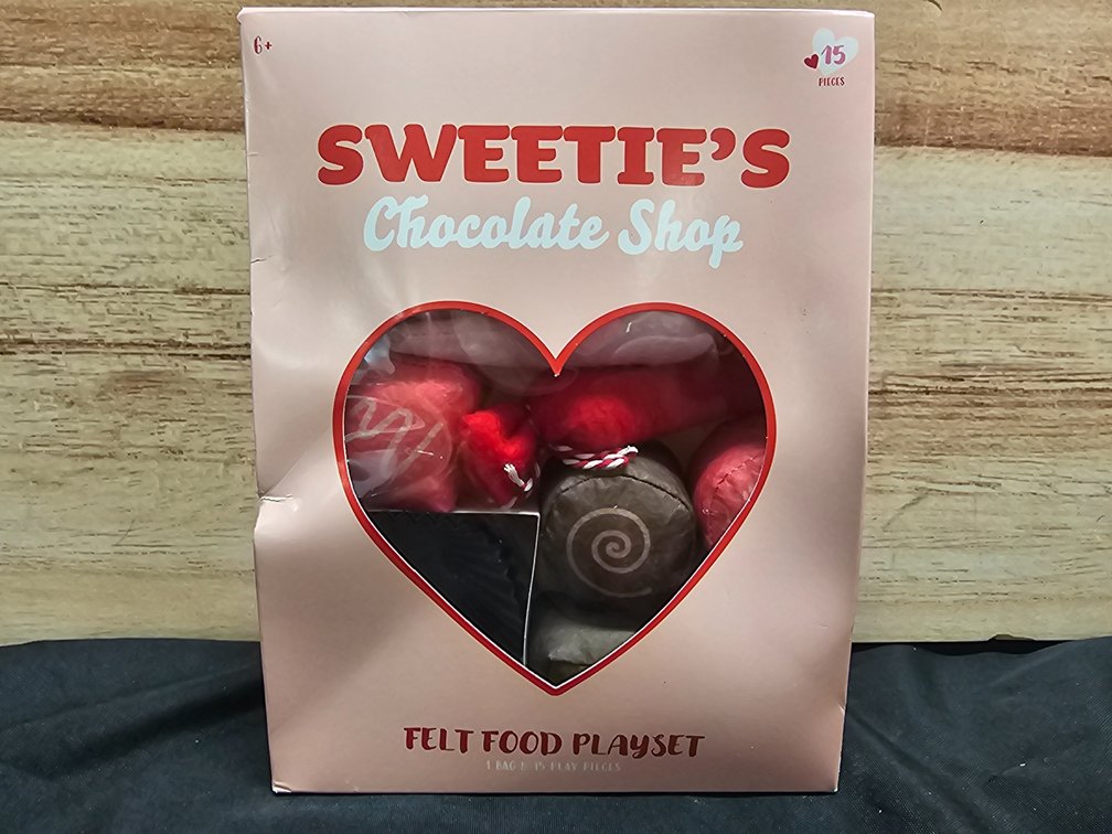 Sweetie's Chocolate Shop 15pc Felt Food Playset