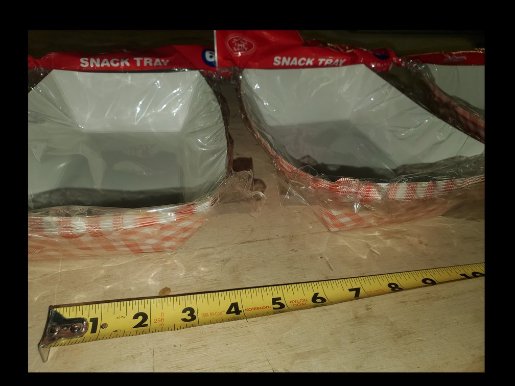 Snack trays- new, 18 total