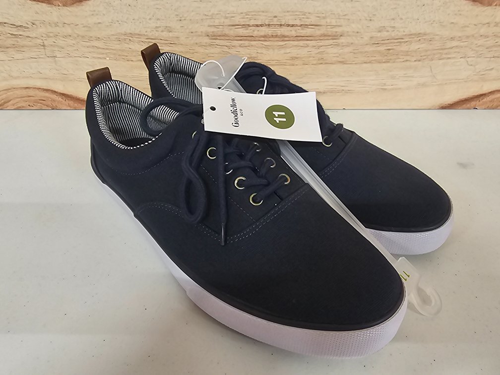 Size 11 Goodfellow & Co Shoe