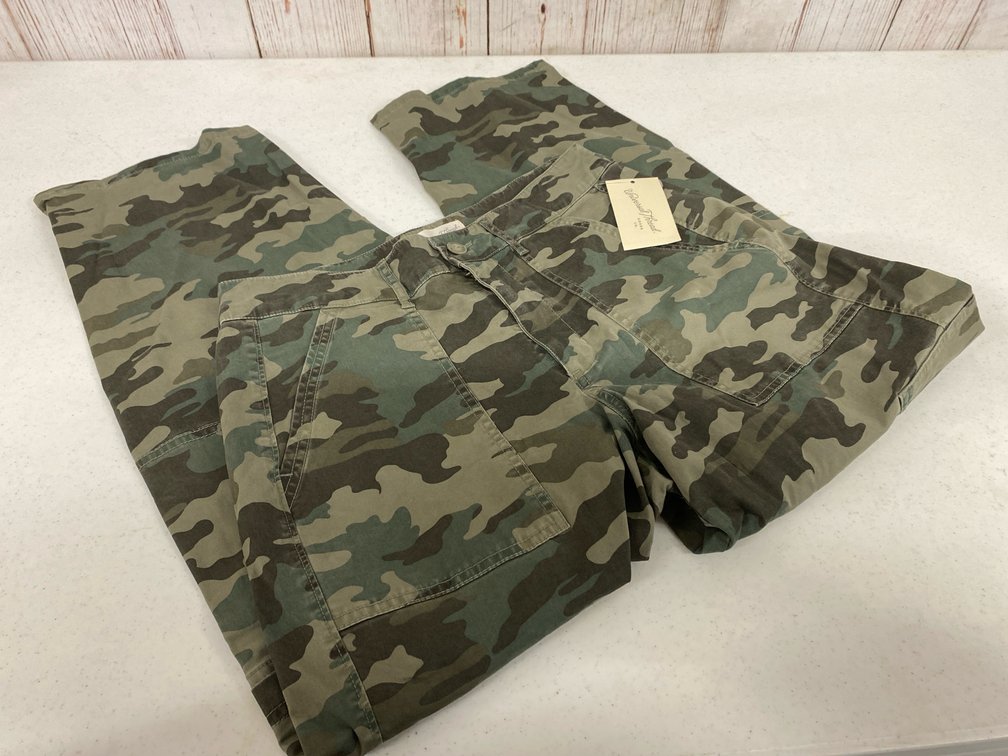 Size 8 Camo Pants